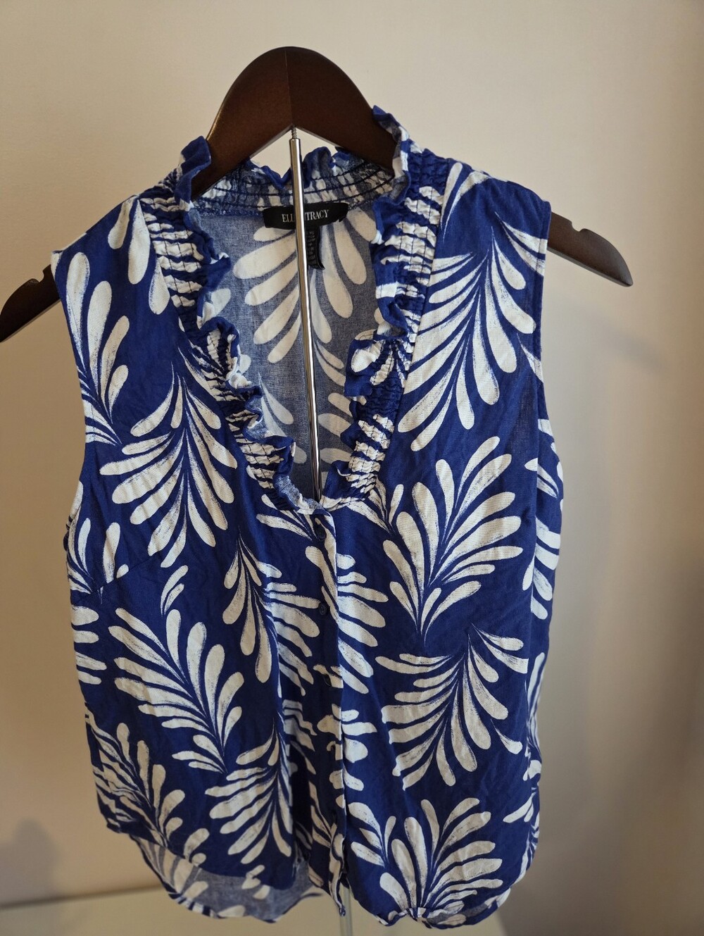 Ellen Tracy Navy and White Ruffle V-Neck Sleeveless Blouse